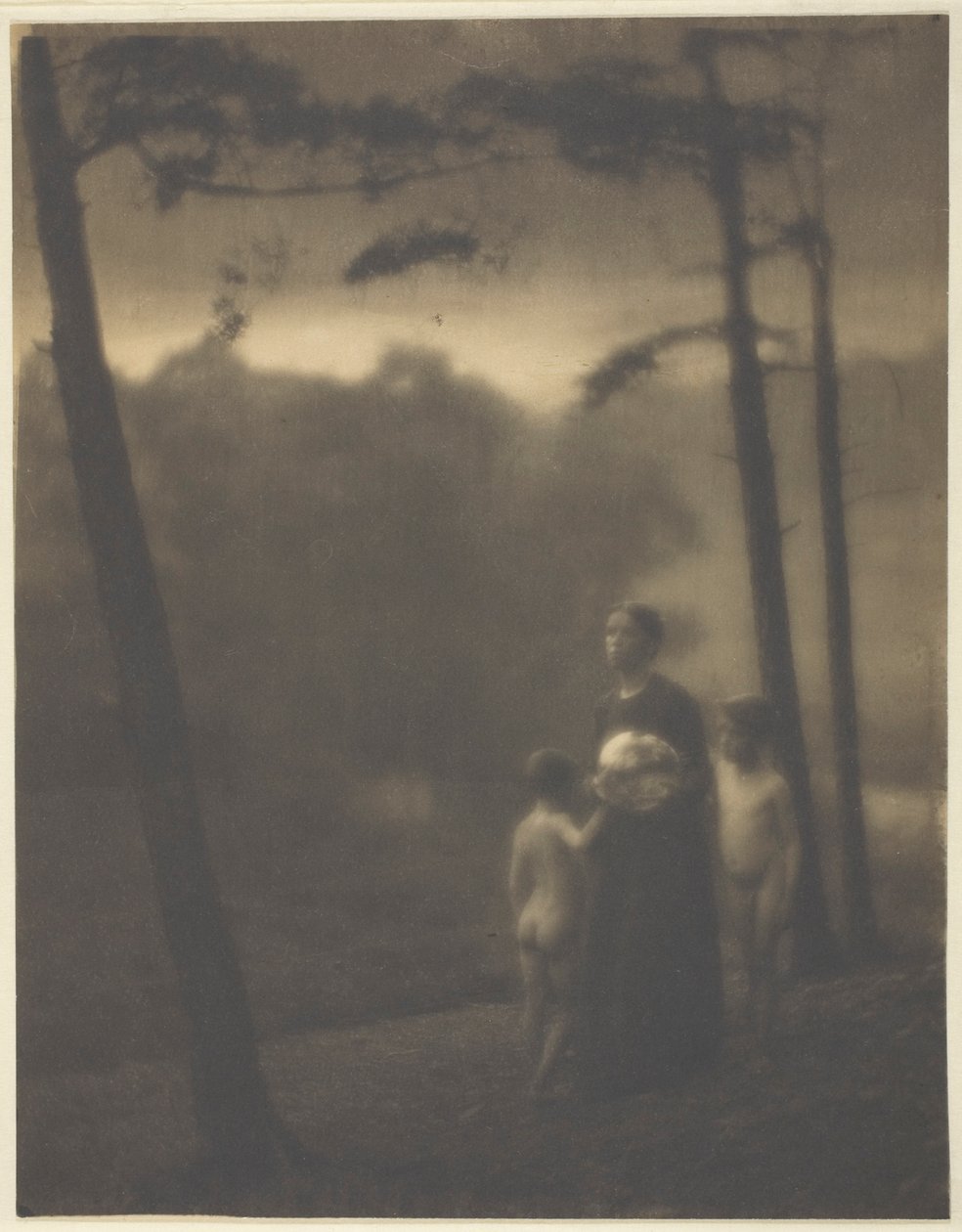 Kväll — mor och pojkar av Clarence H. White