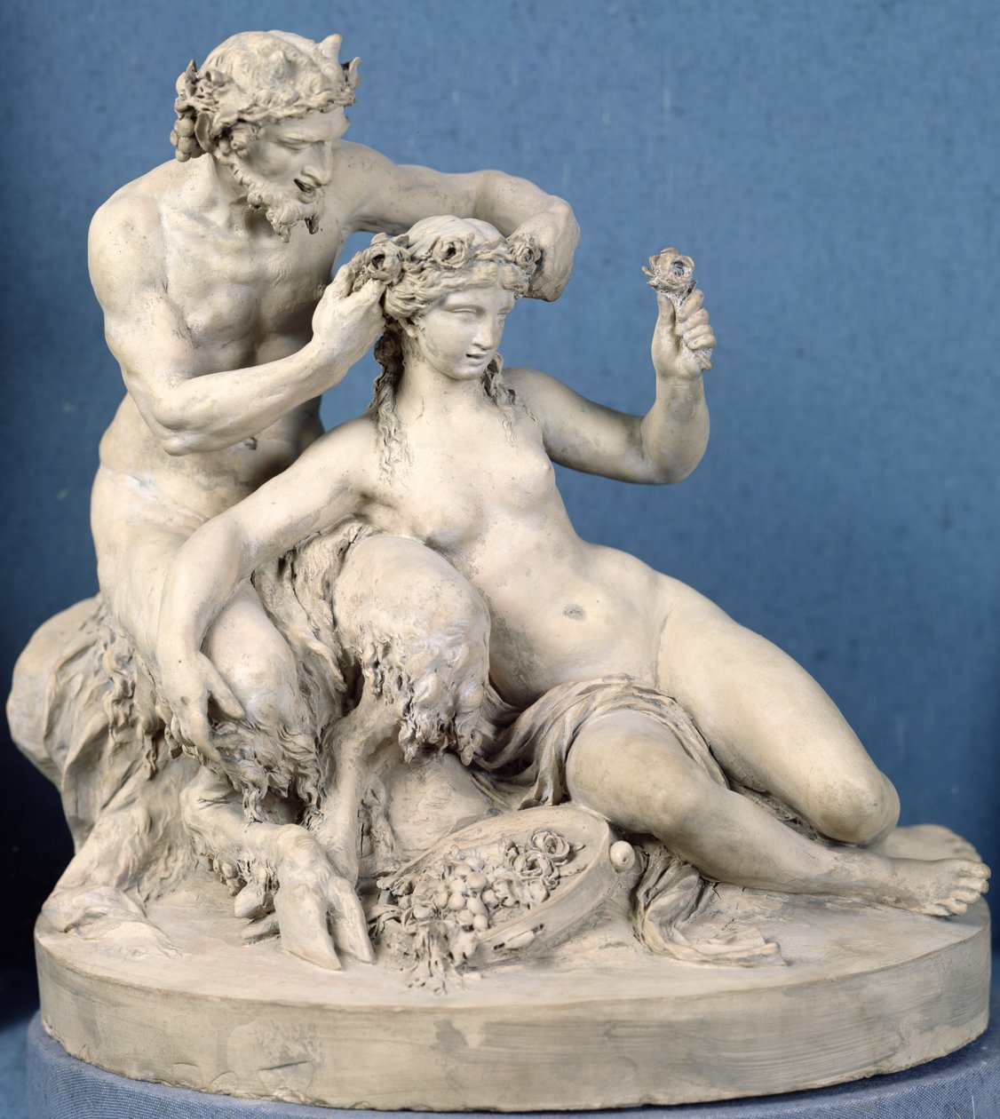 Satyr som kröner en Bacchante, 1770 (terrakotta) av Claude Michel Clodion