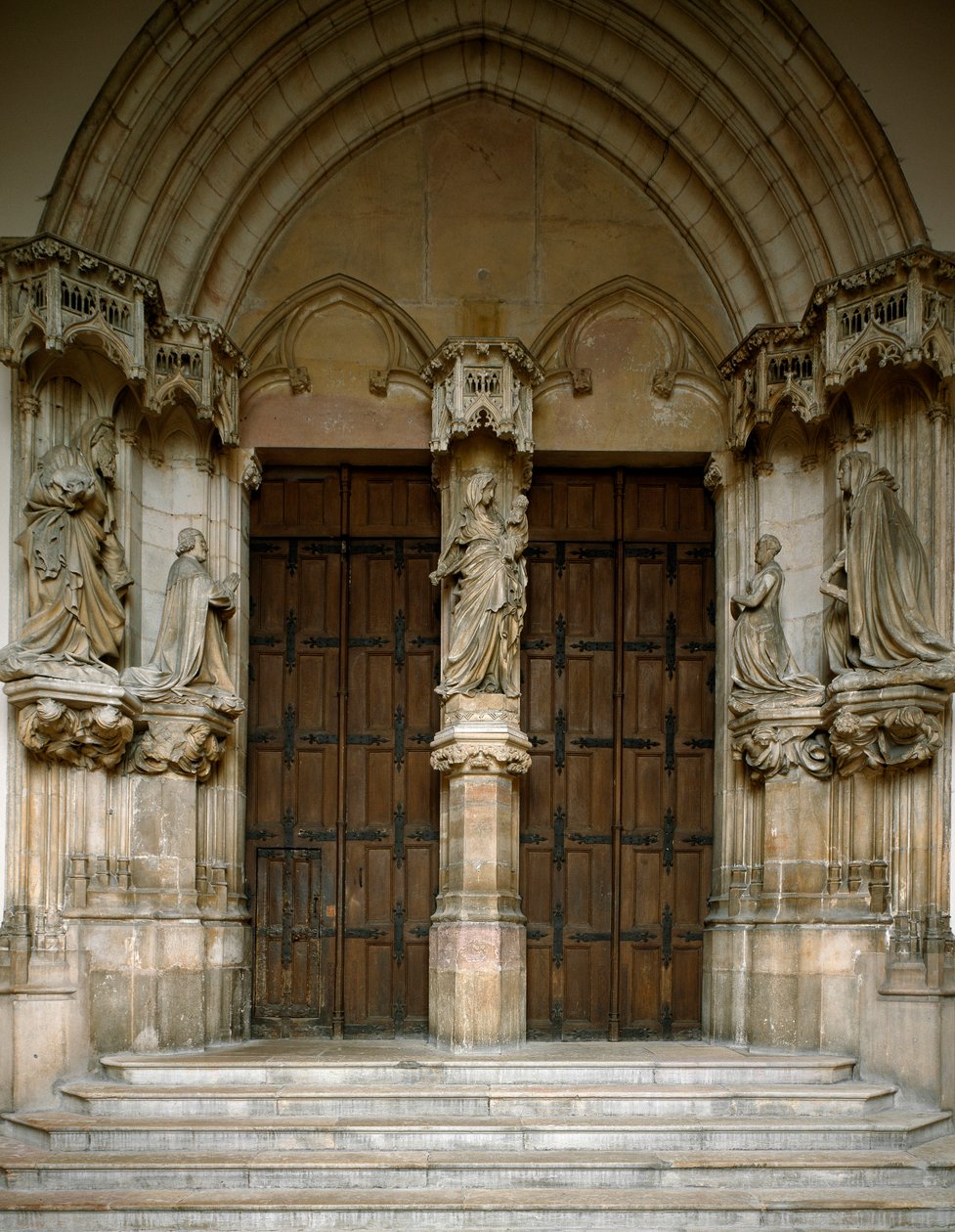 Vy över portalen till Chartreuse i Champmol. Den är dekorerad med fem skulpturer gjorda av Sluter Claus (cirka 1350 omkring 1405): Jungfrun, hertigen och hertiginnan av Bourgogne, Johannes Döparen och Saint Margaret. 1386-1401 Dijon (Gold Cote) av Claus Sluter