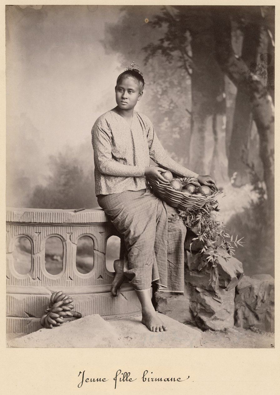 Ung burmesisk flicka, ca 1880 (albumenutskrift från ett glasnegativ) av Colin Roderick Murray