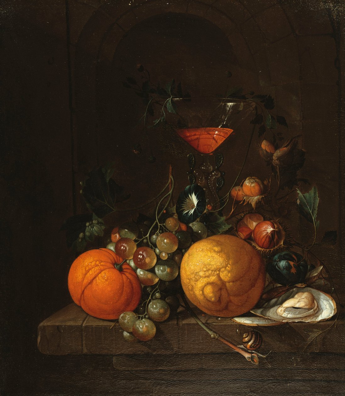 En citron, en apelsin, vindruvor, ett ostron och ett glas vin på en avsats av Cornelis de Heem