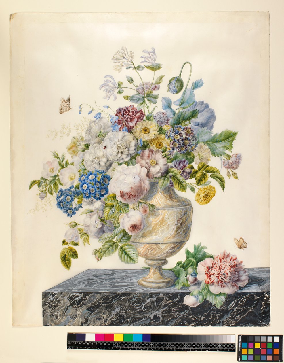 En marmorvas med blandade blommor på en marmorhylla, ca 1800 av Cornelis van Spaendonck