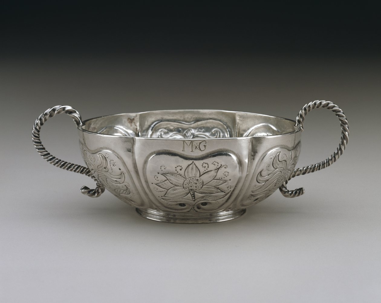 Brandyvinskål, 1696-1731 (silver) av Cornelius Kierstede