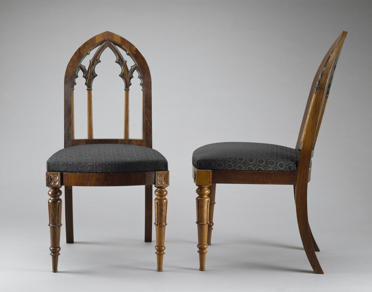 Ett par sidostolar, ca. 1844 (rosenträ; ask) av Crawford Riddell