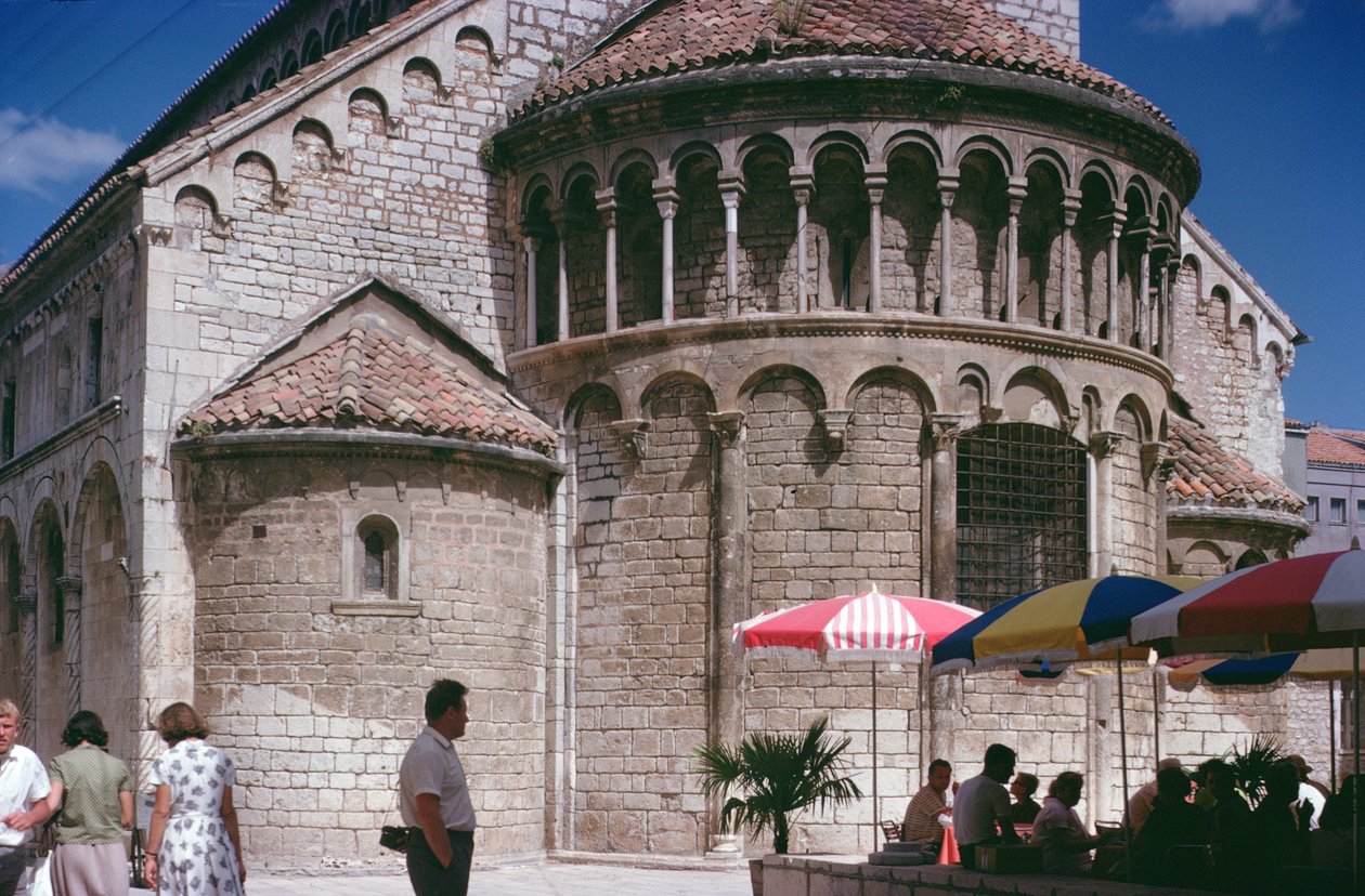 Kyrkan Sveti Krsevan, byggd 1175 av Croatian School
