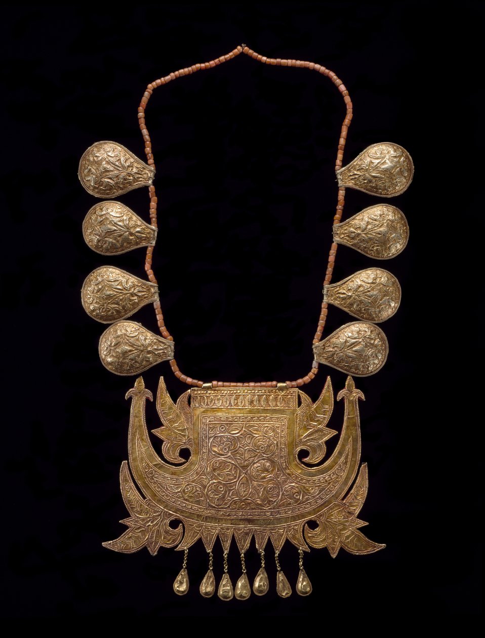 Kvinnors brudhalsband, sent 1800-tidigt 1900-tal (guld och korallpärlor) av Culture Minangkabau