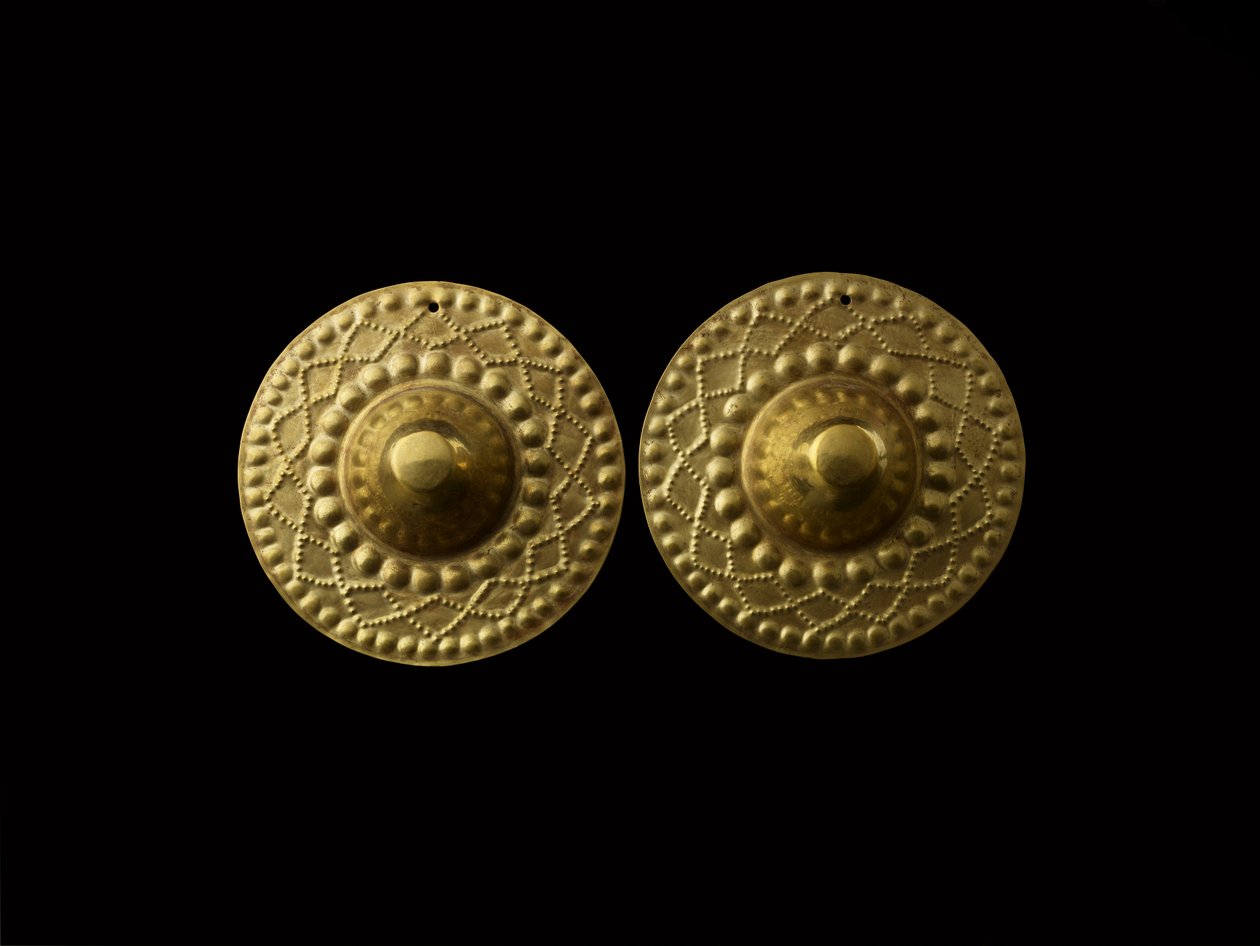 Ett par koniska öronprydnader, 800-1500 AD (guld) av Culture Nariño