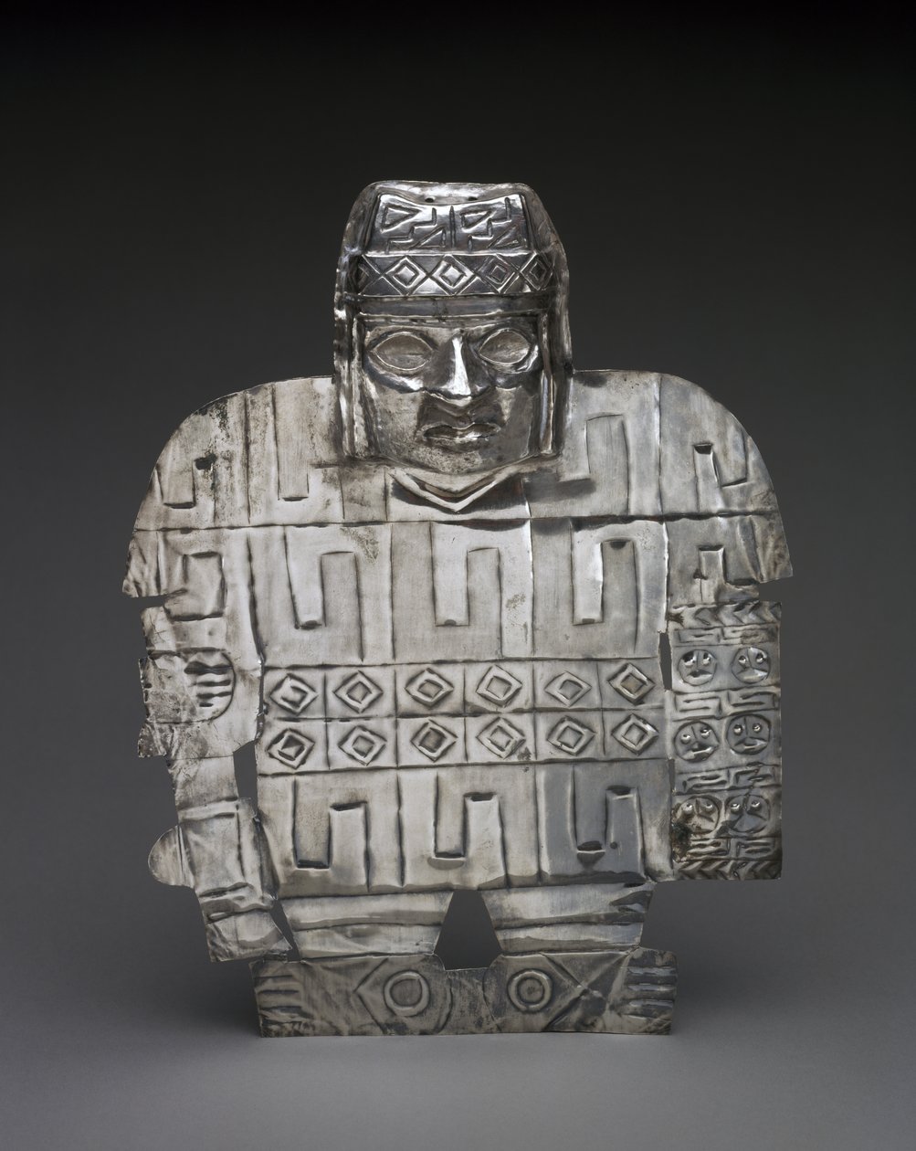 Warrior, 650-900 AD (hamrad, skuren och jagad silver) av Culture Wari