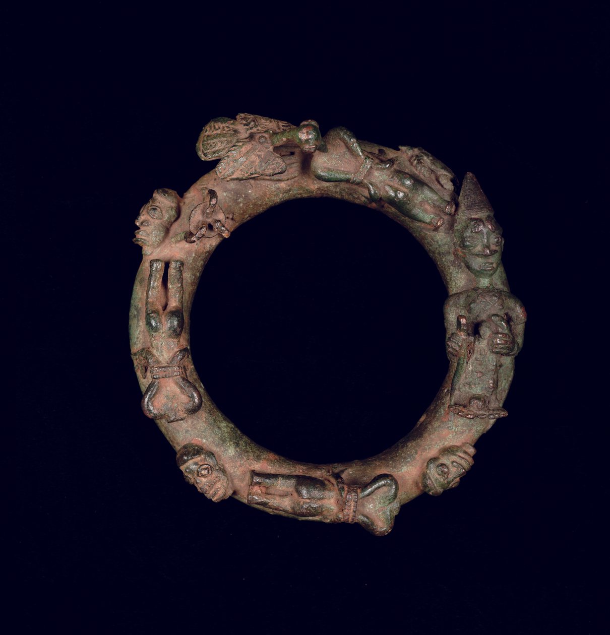 Ring som visar rituella offer av Yoruba Culture