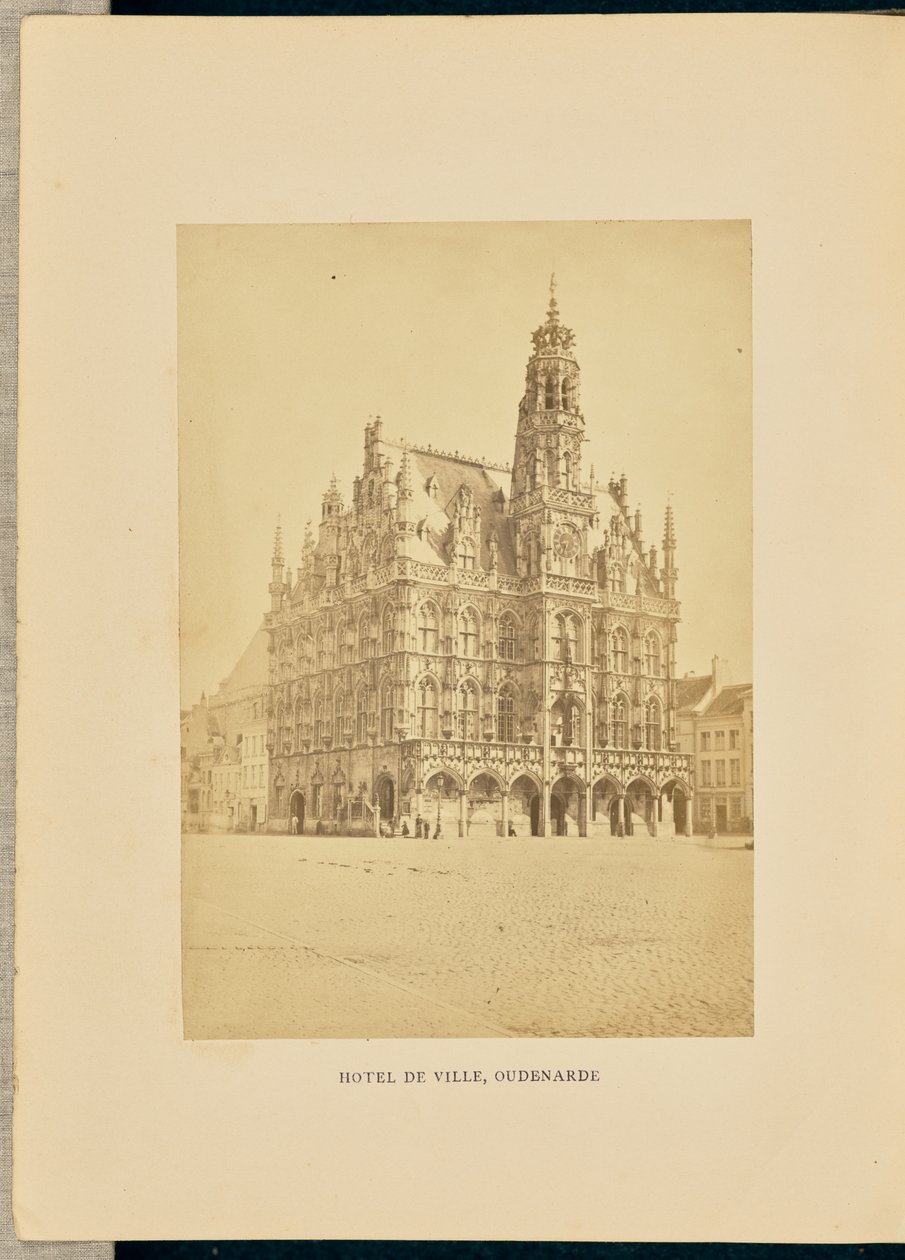 Hotel de ville, Oudenarde av Cundall and Fleming