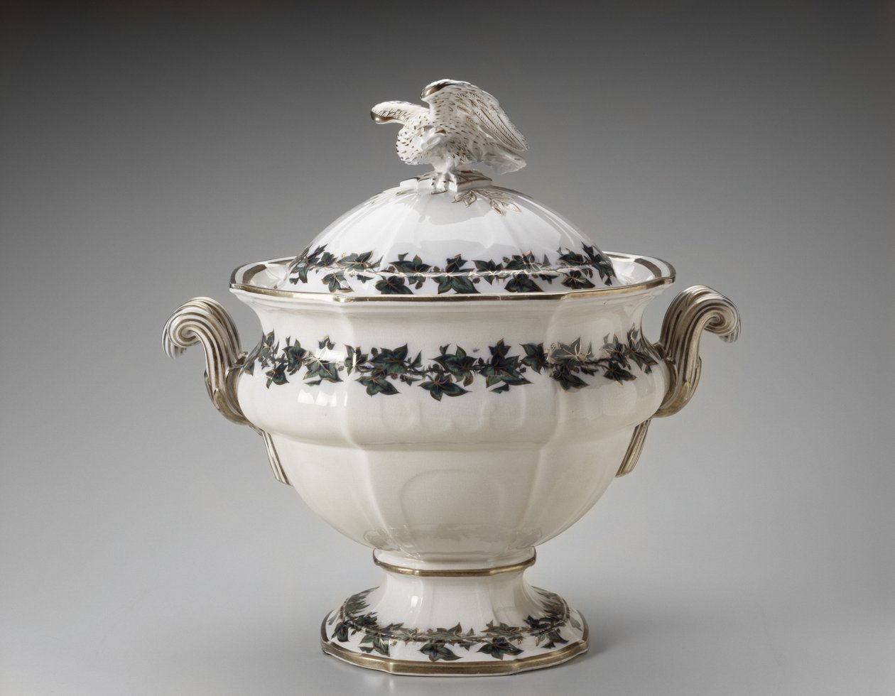 Soppaterrin, ca. 1853 (blyglaserat lergods) av Dale Hall Pottery T. J. and J. Mayer
