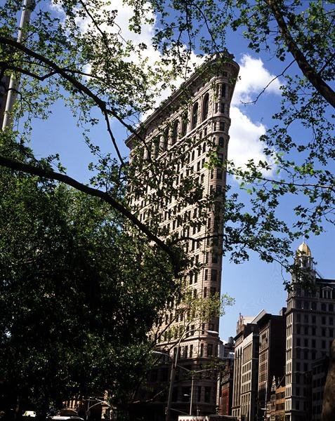 Utsikt över Flatiron Building, färdig 1902 av Daniel Hudson Burnham