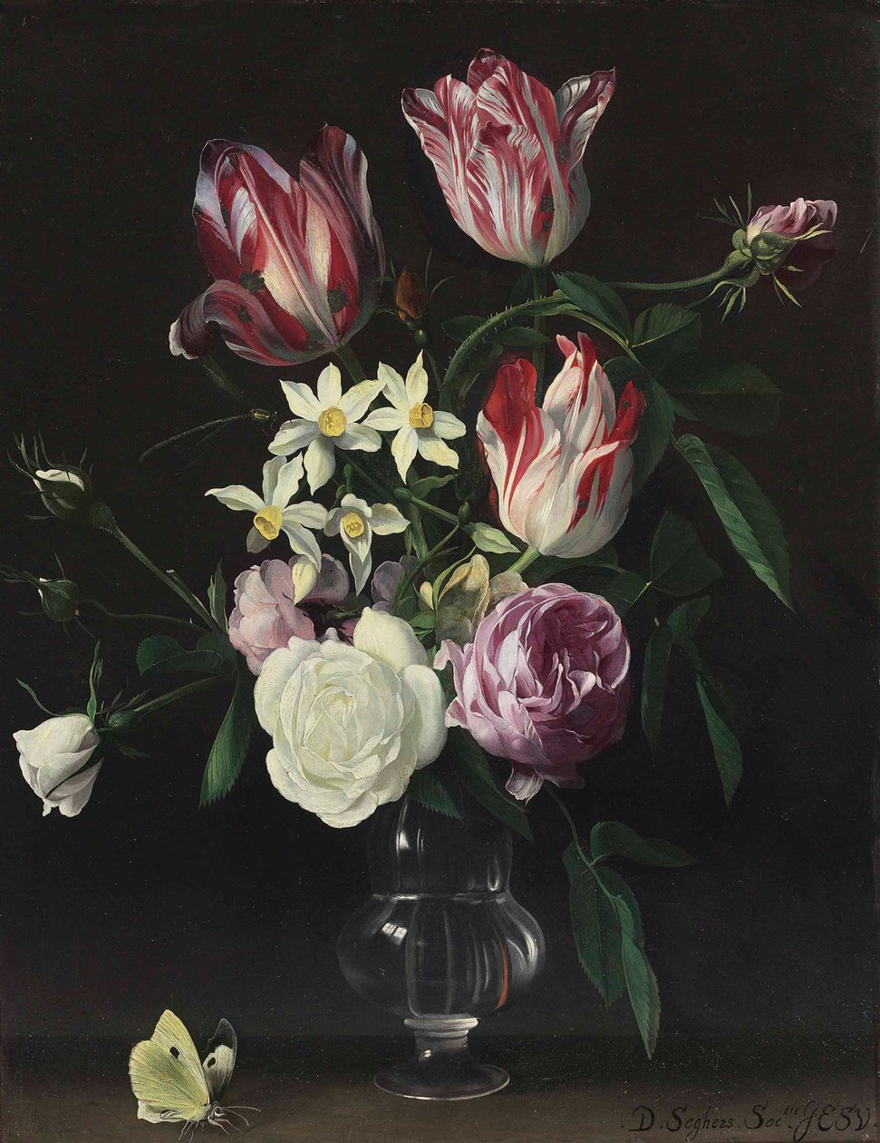 Rosor, tulpaner och narcisser i en glasvas, med en fjäril, på en avsats av Daniel Seghers
