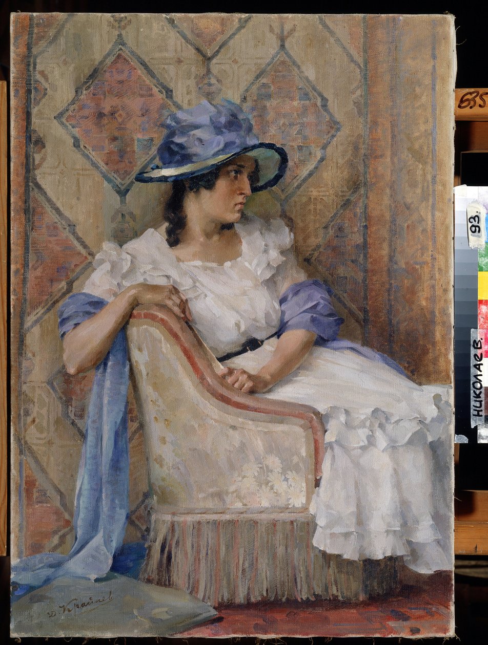 Kvinna i vitt (Lady in white). Målning av Danill Karpovich Kraynev (1872-1949), olja på duk, modern rysk konst, sent 1800-tidigt 1900-tal. Regionala konstmuseet W. Wereshchagin, Mykolaiv (Ukraina). av Danil Karpovich Kraynev