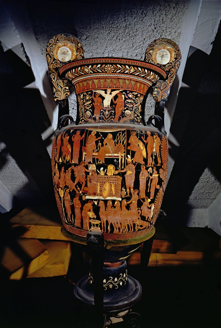 Apuliansk volutkrater med röd figur dekorerad med en scen där trojanska fångar offrades av Achilles vid begravningen av Patroclus, grekiska, från Canosa, 300-talet f.Kr. (keramik) (se även 119458) av Darius Painter
