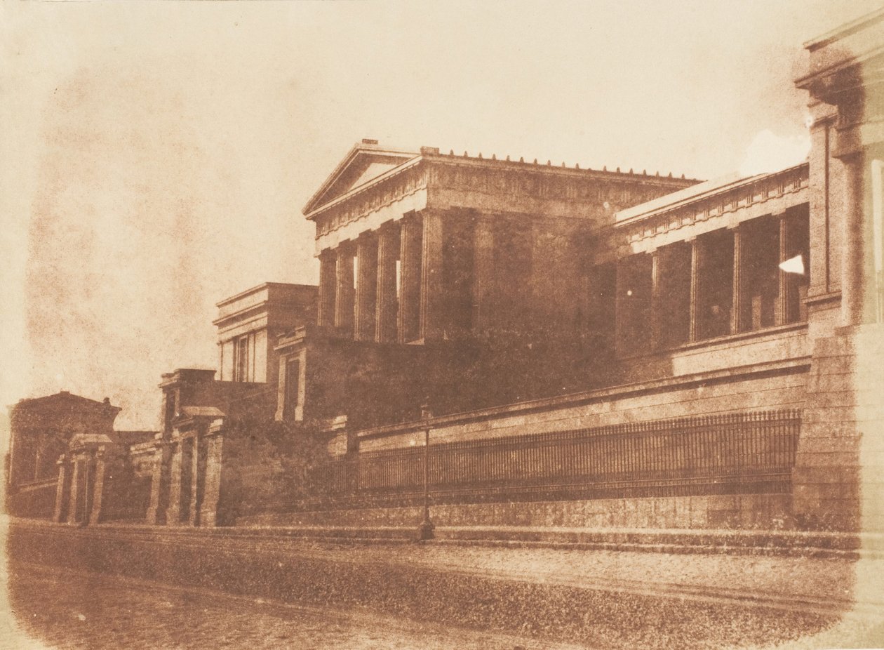Old Royal High School, Calton Hill, Edinburgh, 1843-47. Skapare: David Octavius Hill, Robert Adamson, Hill & Adamson. av Hill and Adamson