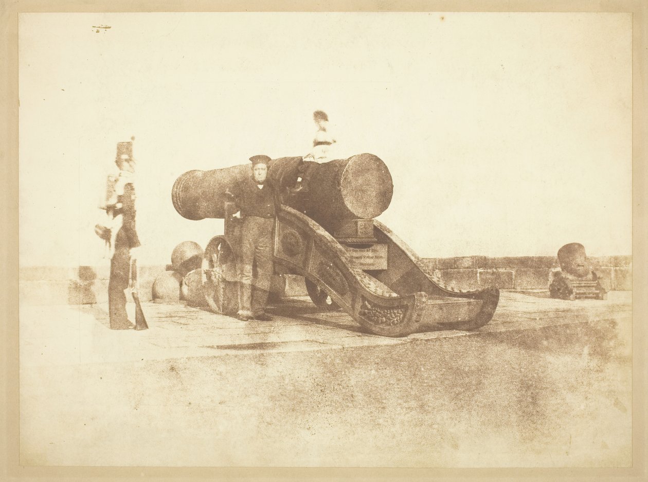 Kanonen "Mons Meg" på Edinburgh Castle, och en menig i 2:a bataljonen av Royal Scots som bevakade slottet 1846 av David Octavius Hill