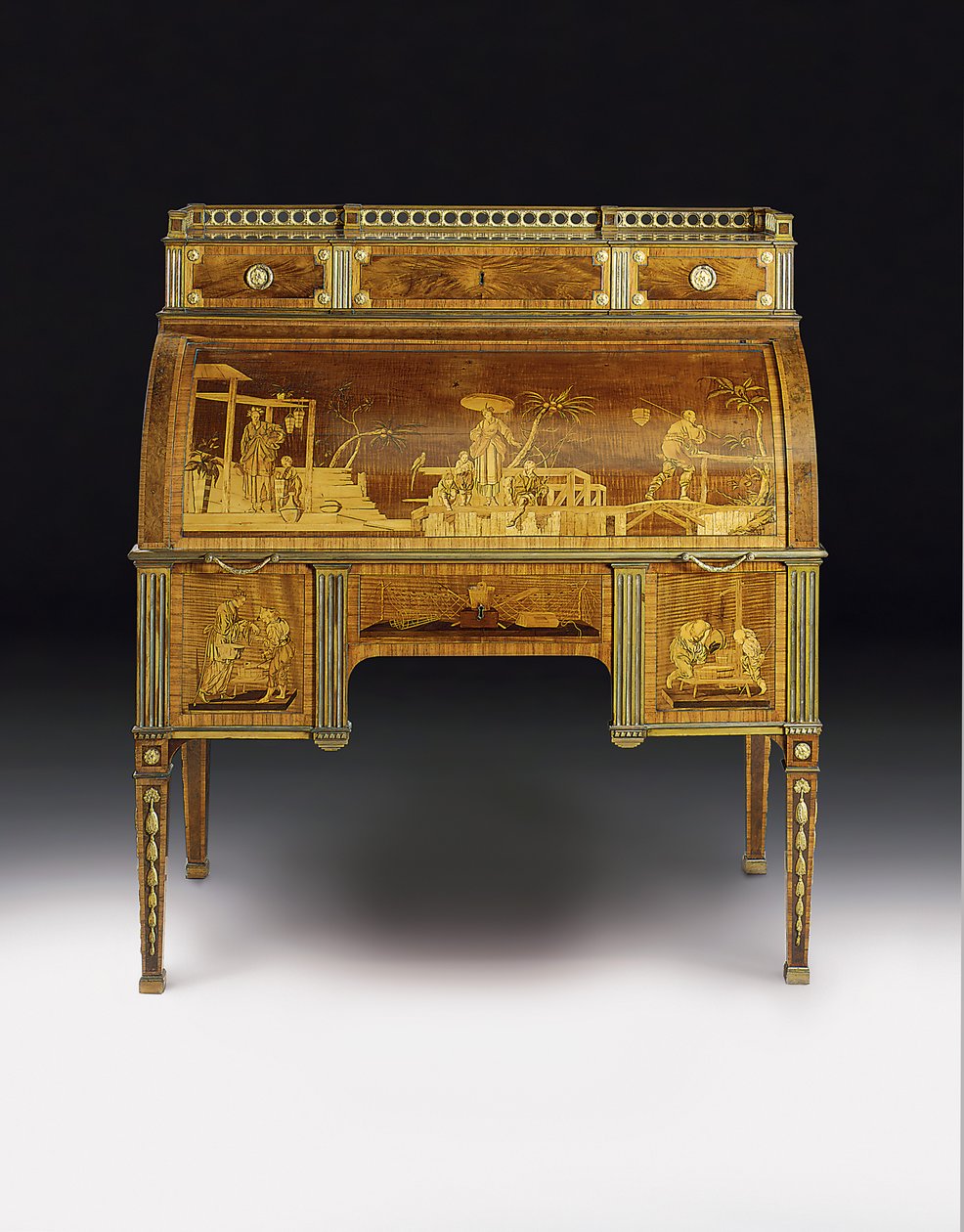 Mekanisk cylinderbyrå, fästena tillskrivna Francois Redmond, ca 1777-80 (ormolu-monterad, mässingsinlagd amboyna, tulpanved, betsad platan och intarsia) (se även 486603) av David Roentgen