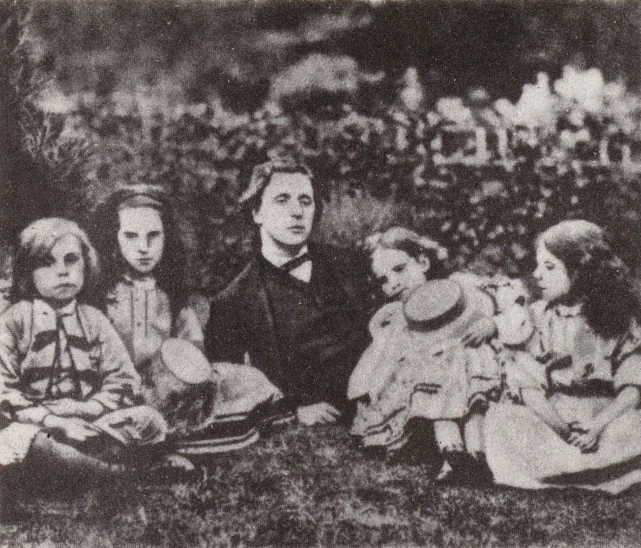 Lewis Carroll med barnen Macdonald (svartvitt foto) av David Scott Lieutenant-Colonel (after) Dodgson