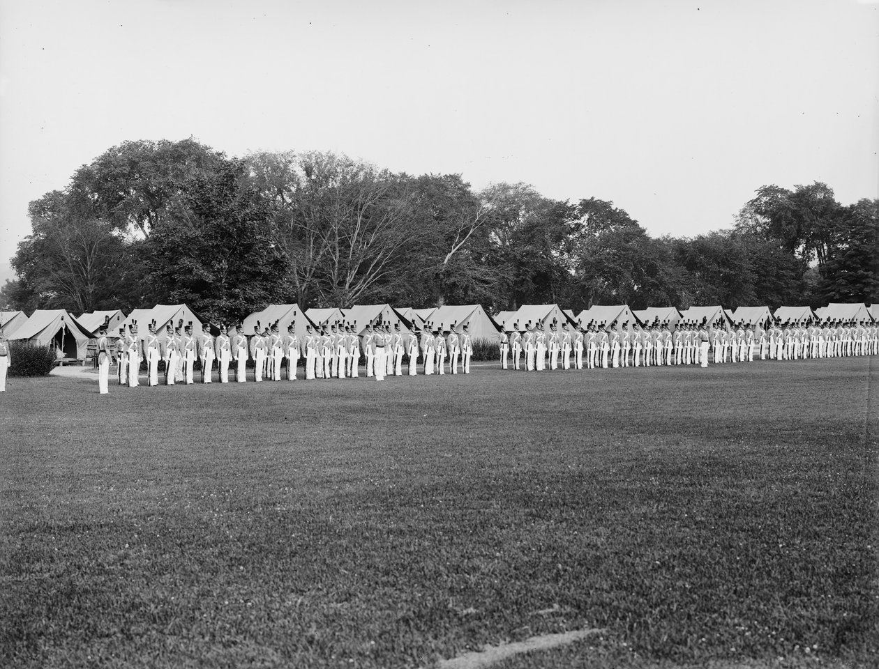 Klänningsparad, solnedgångspistol och färger, West Point, New York, ca 1905 av Detroit Publishing Co.