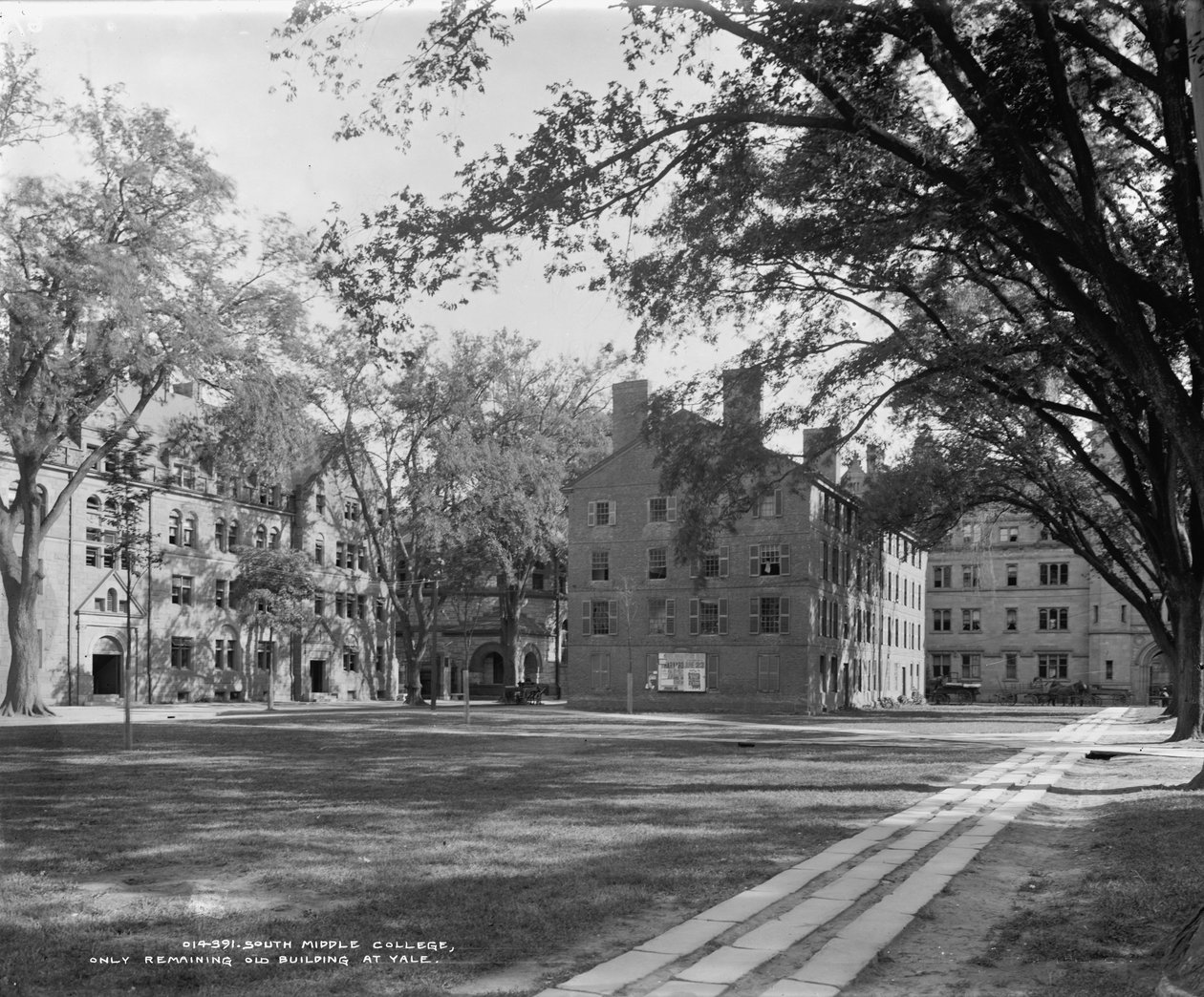 South Middle College, enda kvarvarande gamla byggnaden vid Yale, ca 1900-06 av Detroit Publishing Co.