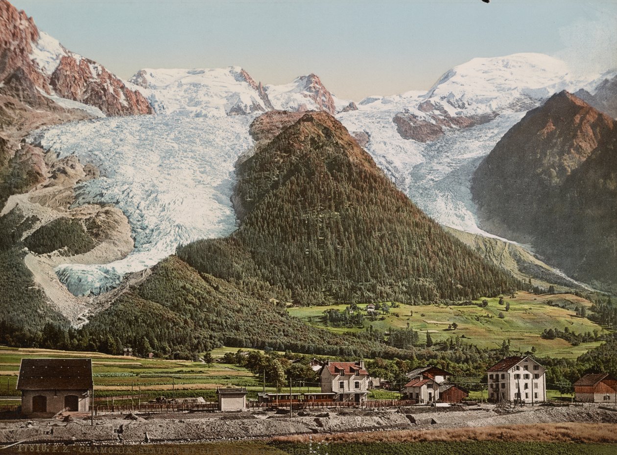 Chamonix station och Glacier des Bossons, ca 1890-1906 (fotokromutskrift) av Detroit Publishing Co.