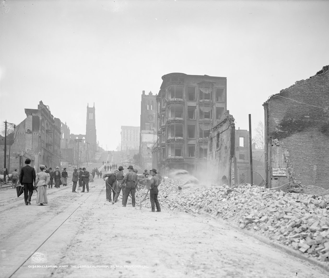 Rensa bort skräpet på California Street, San Francisco av Detroit Publishing Co.