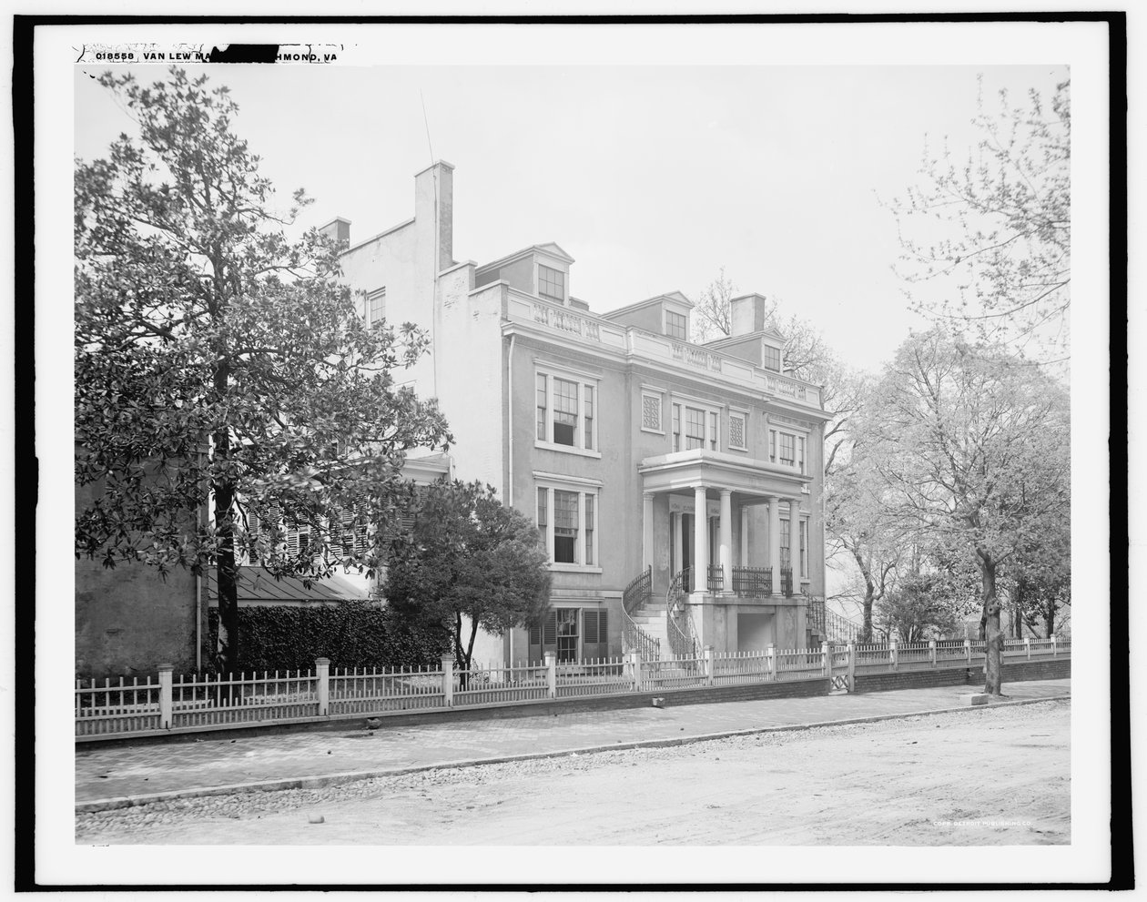 Elizabeth Van Lews herrgård, Richmond, VA, före 1911 (svart/vitt foto) av Detroit Publishing Co.