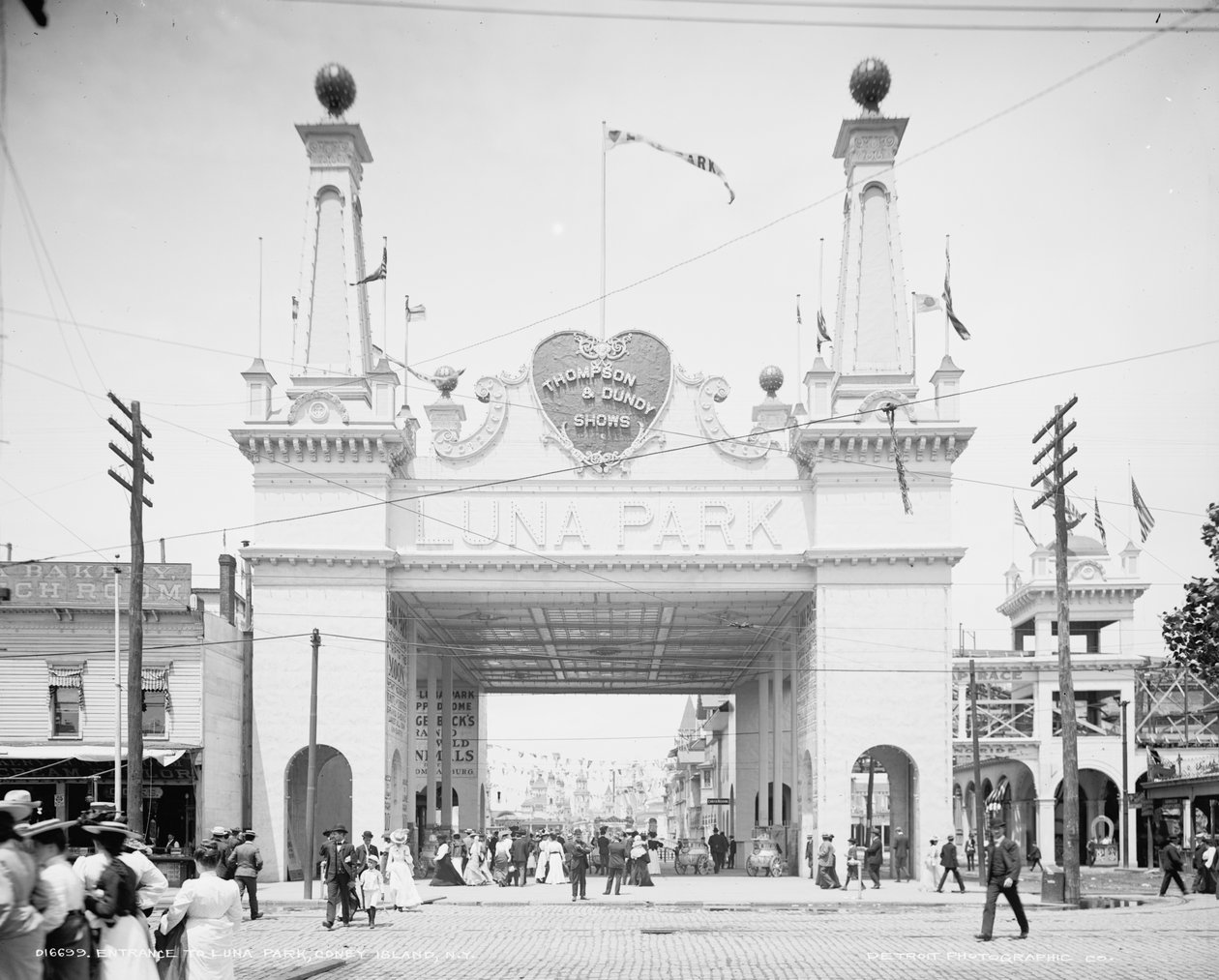 Ingång till Luna Park, Coney Island, New York av Detroit Publishing Co.