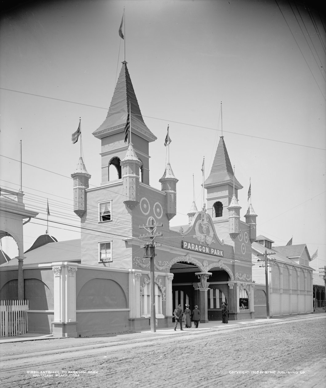 Ingång till Paragon Park, Nantasket Beach, ca 1905 (s/v foto) av Detroit Publishing Co.