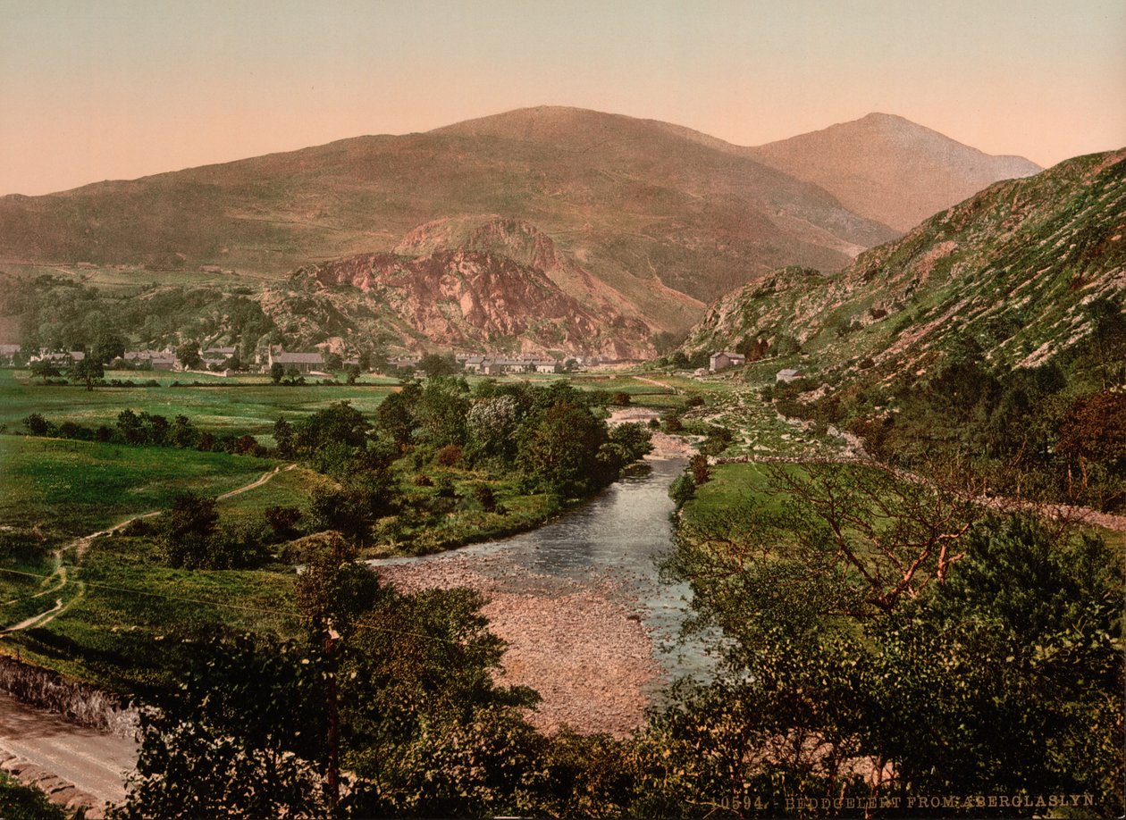 Från Aberglasyn, Beddgelert, Wales, ca 1890-1900 (fotokromavtryck) av Detroit Publishing Co.