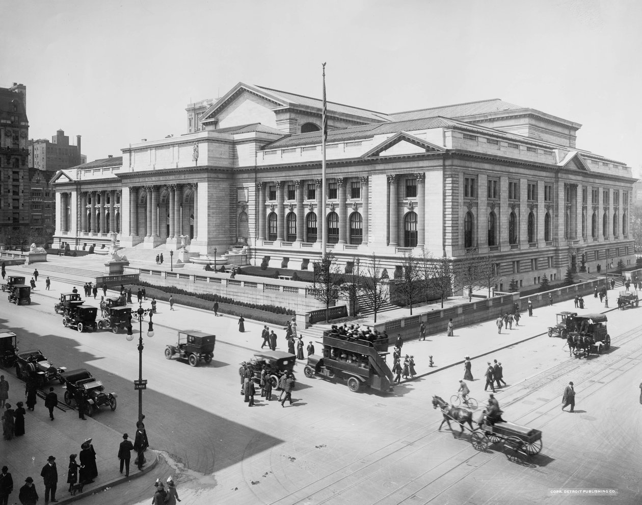 New York Public Library Building, ca 1911-20 (s/v foto) av Detroit Publishing Co.