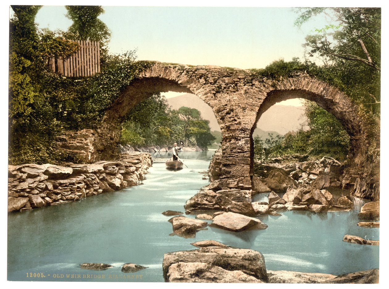 Gamla Weir Bridge. Killarney, County Kerry, Irland, ca 1890-1900 (fotokrom) av Detroit Publishing Co.