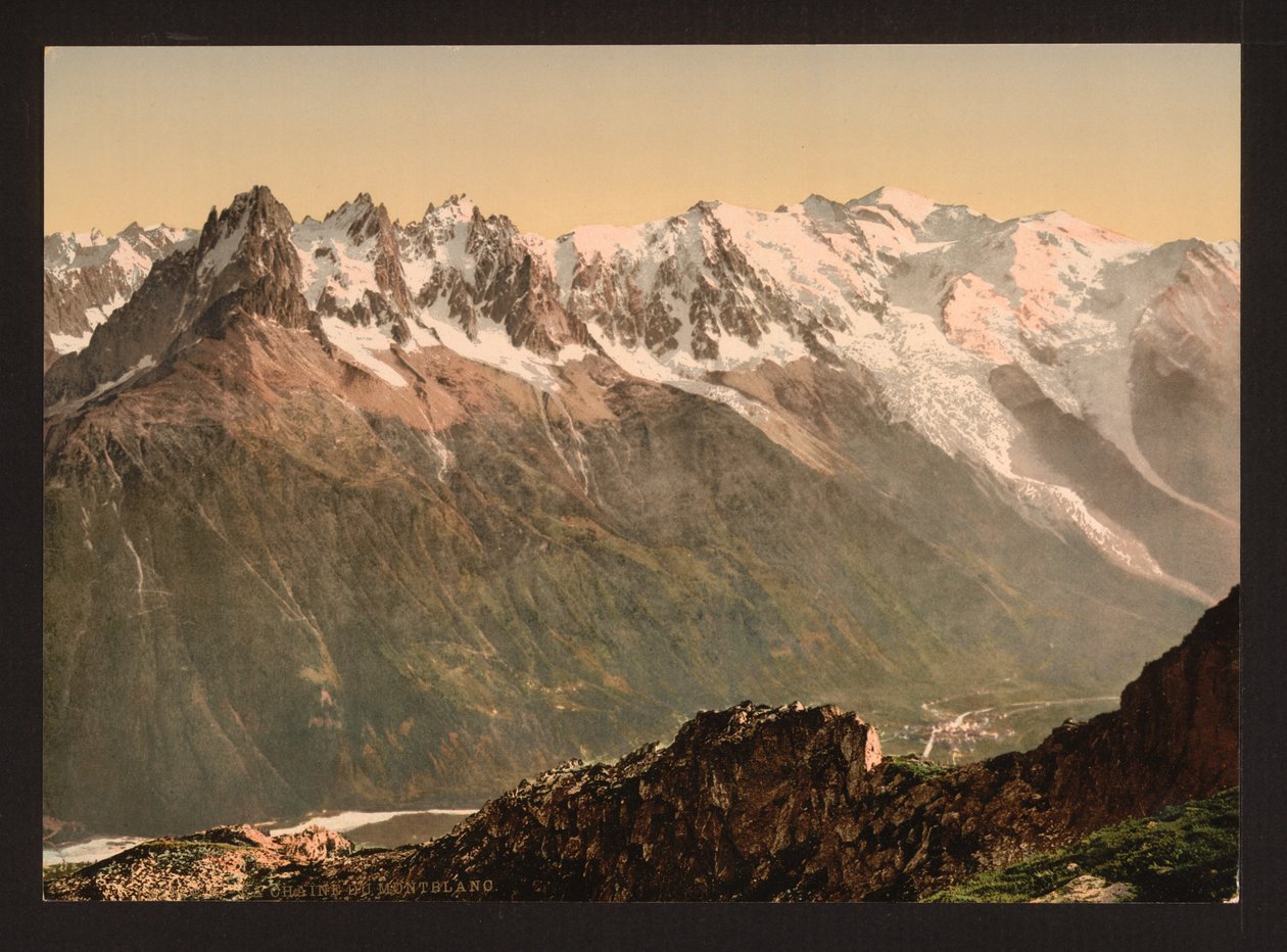 Chamonixdalen från Aiguille du Floria, Chamonixdalen, Frankrike, ca 1890-1900 (fotokromtryck) av Detroit Publishing Co.
