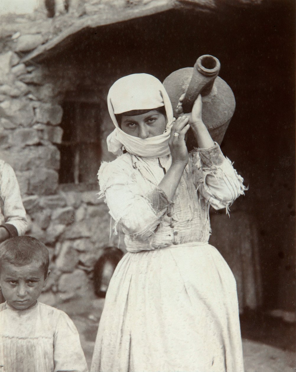 Armenisk lantflicka, Jerevan, Armenien, 1880-talet. av Dmitri Ivanovich Yermakov