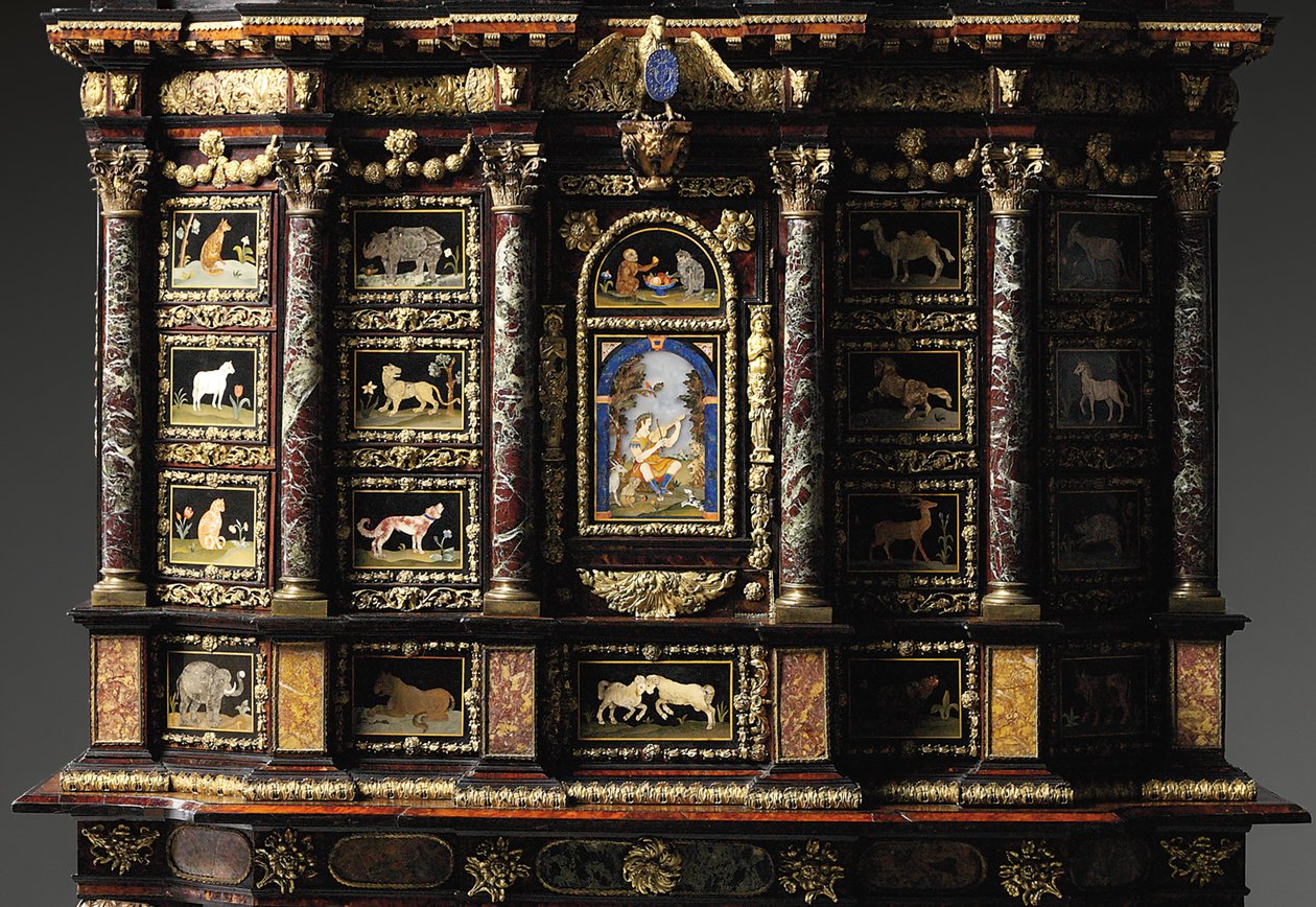 Ludvig XIV-skåp på stativ (förgylld brons, pietra dura, sköldpadda, ask, eboniserad och paketförgylld) (se även 1766355-6) av Domenico and Gobelins workshop (attr. to) Cucci