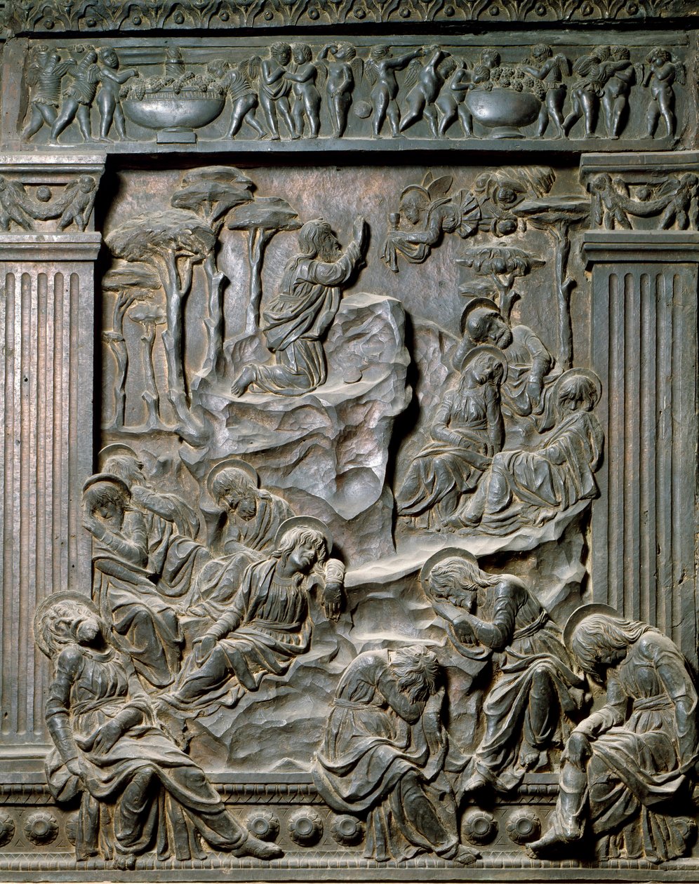 Bönen vid Oljeberget. Lågrelief av stolen till vänster, c.1460 av Donatello