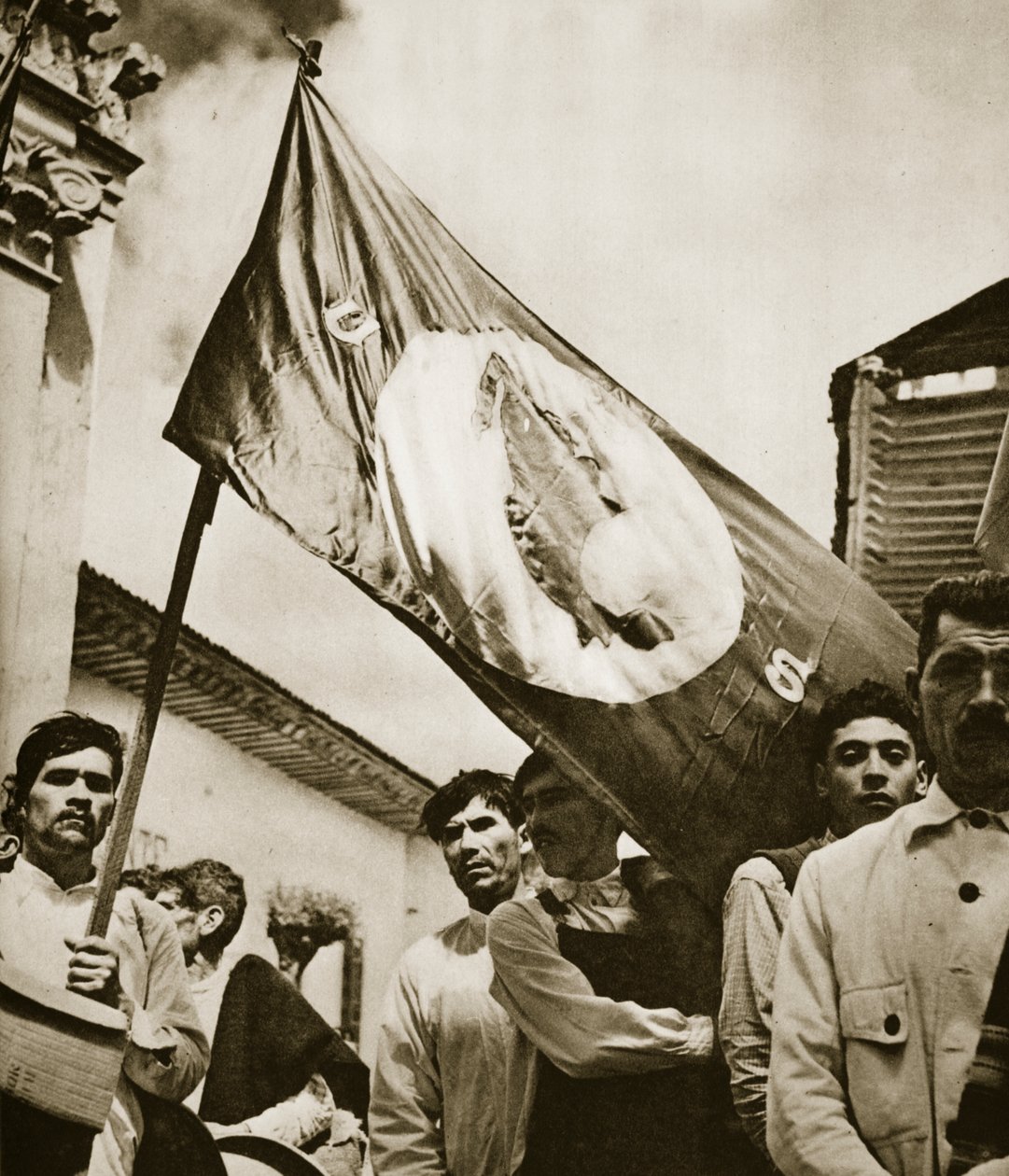 Medlemmar av National Synarchist Union, Mexiko, 1930-40-talen (bw-foto) av Doris Hedyn