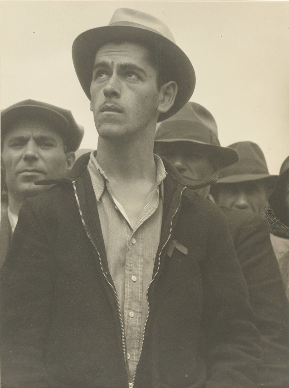 Gatumöte, San Francisco / "Här överlever demokratin" / "Vad väntar" av Dorothea Lange