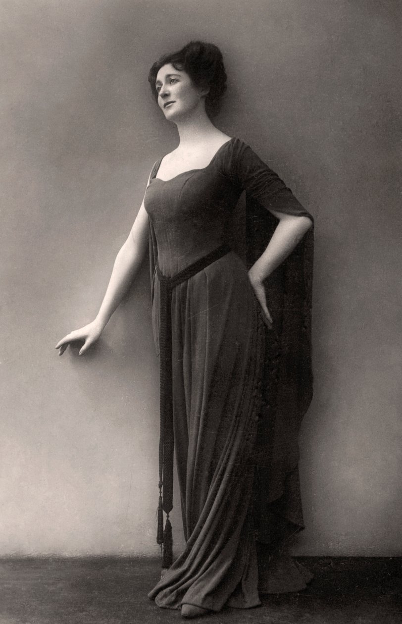 Miriam Clements, brittisk skådespelare och artist, 1910. av Dover Street Photo Studio