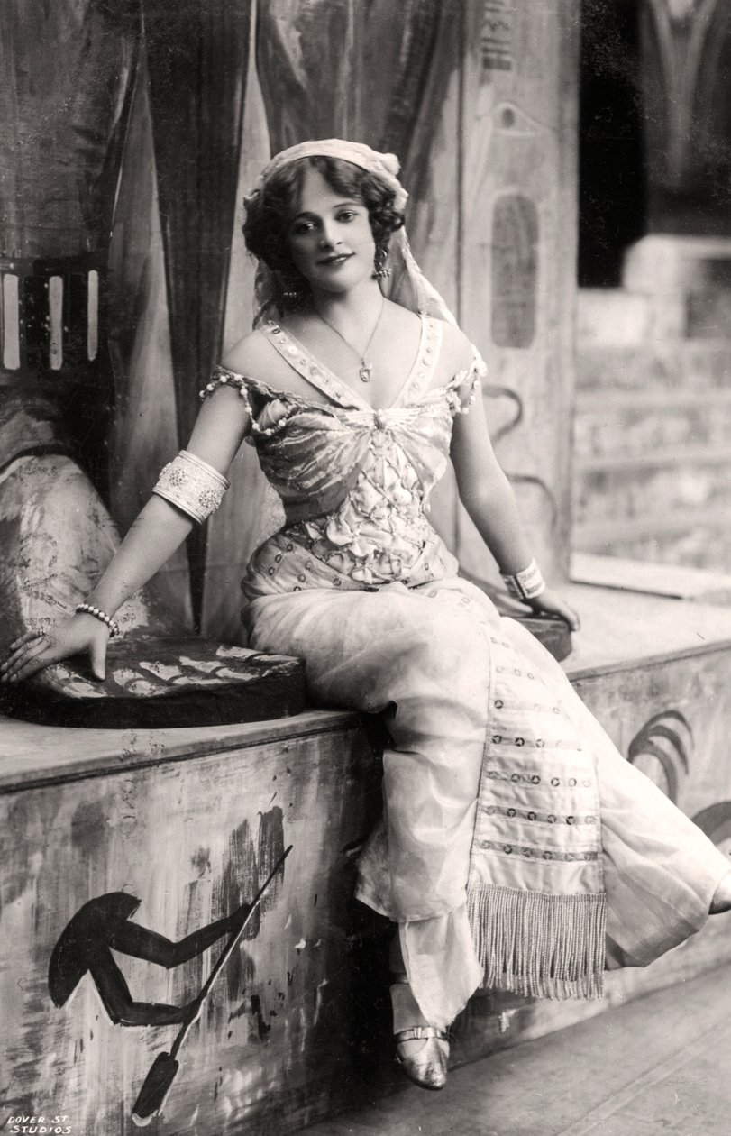 Madge Vincent, sångerska och skådespelerska, 1900-tal. av Dover Street Studios
