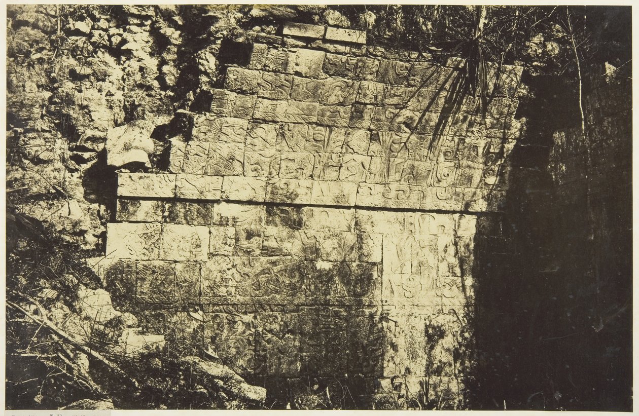 Cirkuspalatset i Chichen-Itza, interiör av en hall, 1859. av Désiré Charnay