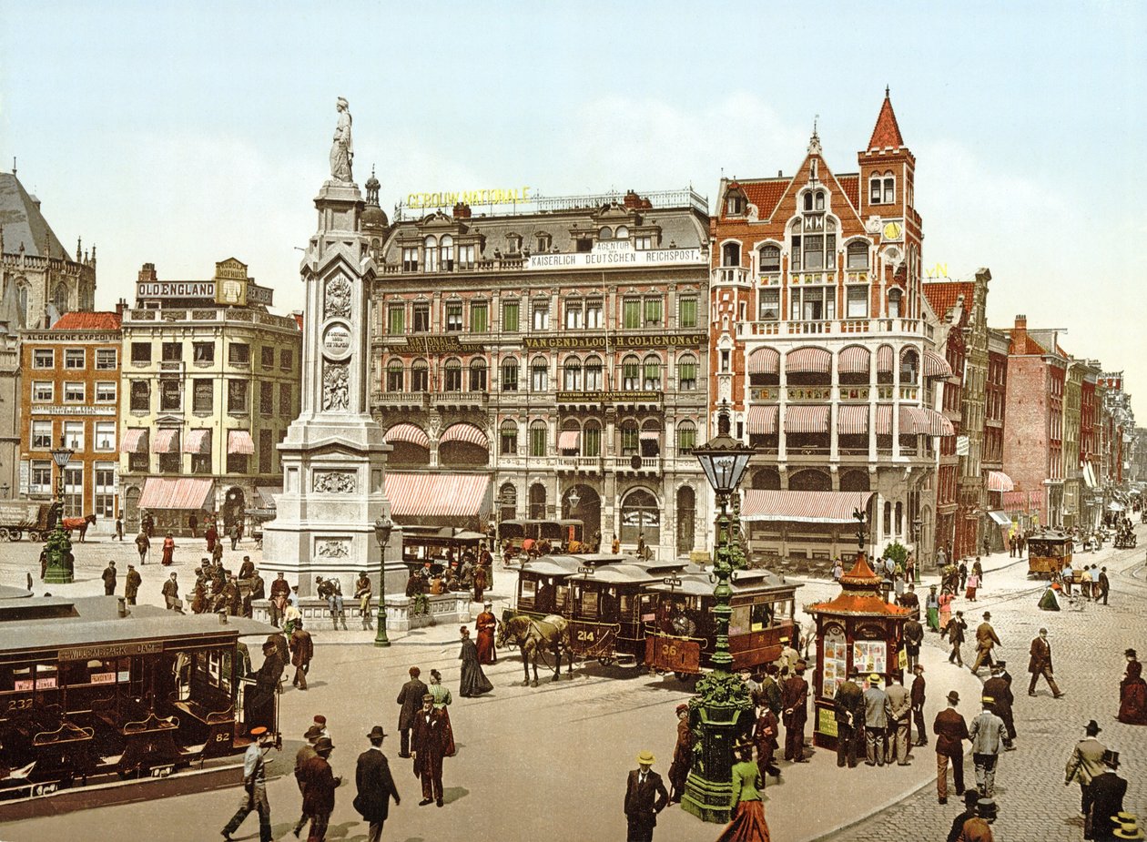 Utsikt över Dam-torget i Amsterdam, 1890-1900 av Dutch Photographer