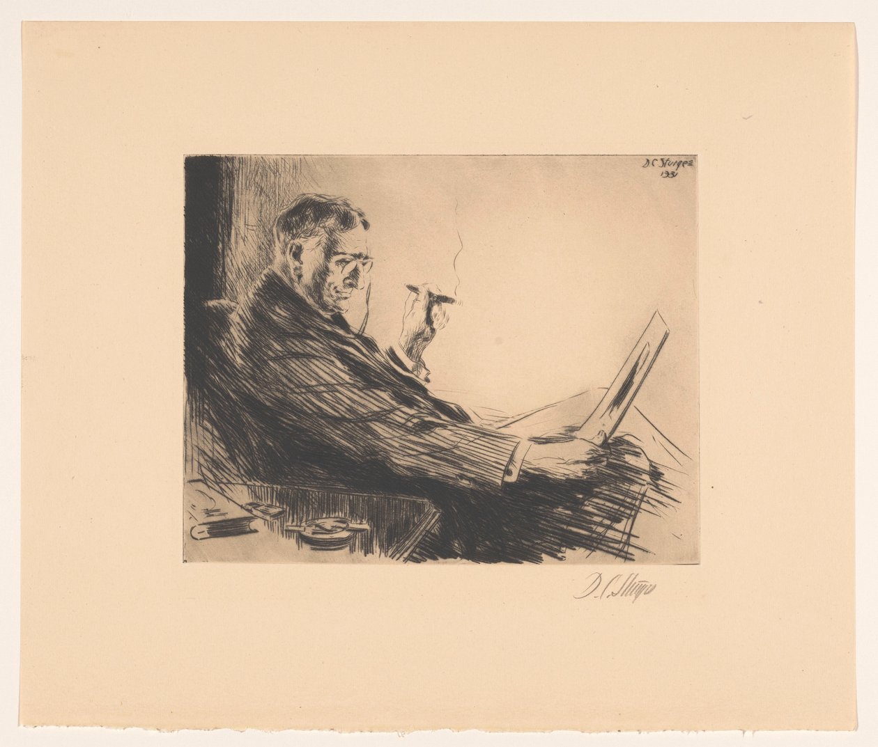 Man tittar på ett tryck med en cigarr i handen Tryckälskaren av Dwight Case Sturges (signed by artist)
