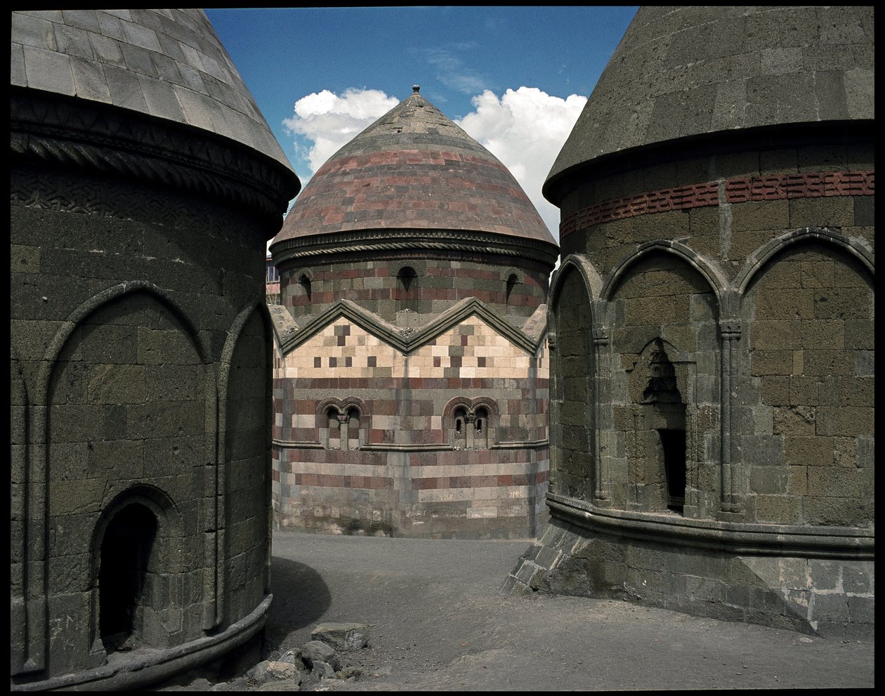 Sultan Turbesis oktagonala mausoleum av Dynasty Seljuq
