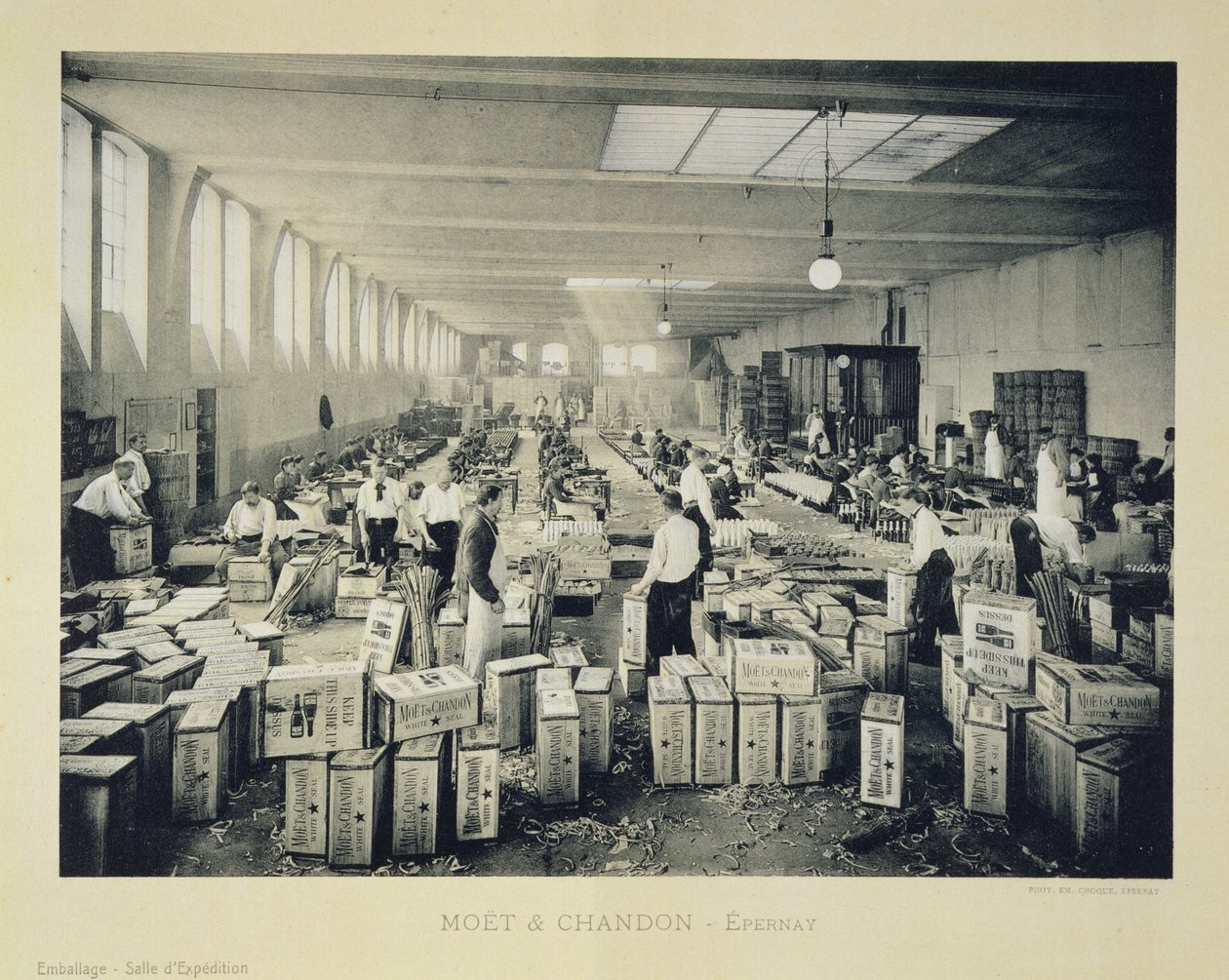 Förpackningsväskor för frakt, från La France Vinicole, publicerad av Moet & Chandon, Epernay (photolitho) av E.M. Choque