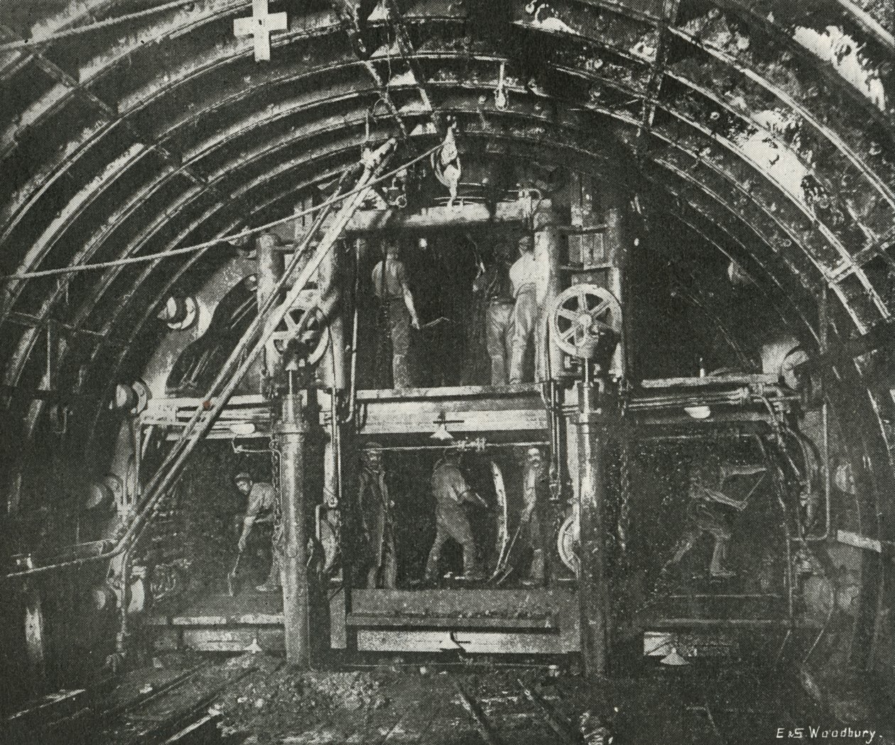 Kör tunneln för Waterloo och City Railway, c1897 av E. and S. Woodbury