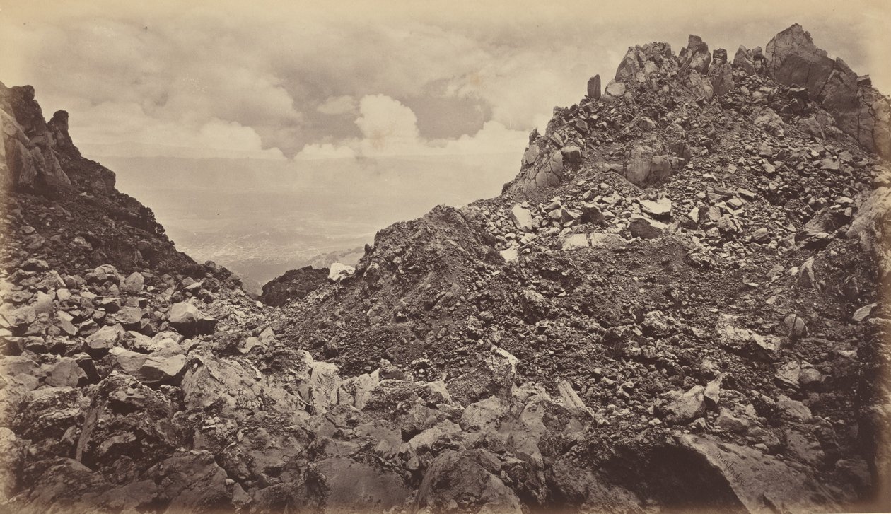Quezaltenango från en vulkans krater, 1877. av Eadweard Muybridge