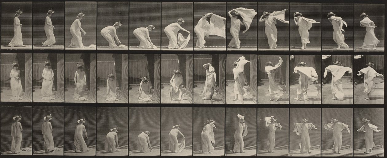 Plansch nummer 233. Lyfta sjalen, lägga den om axlarna och vända sig av Eadweard Muybridge