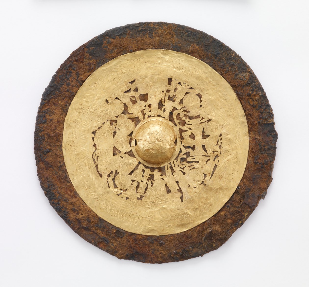 Spegel med drottningmodern av väst (Xiwangmu) och hertig far av öst (Dongwanggong), 25-220 (järn med guldplåt & spår av siden) av Eastern Han Dynasty Chinese School